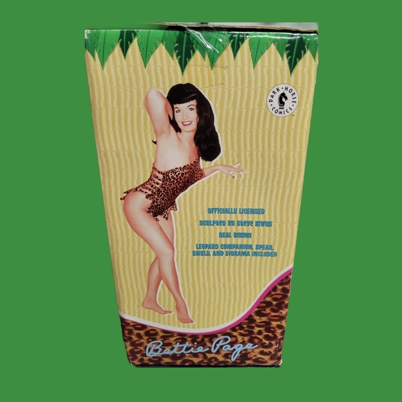 Bettie Page Jungle Figure - Picture 4 of 5